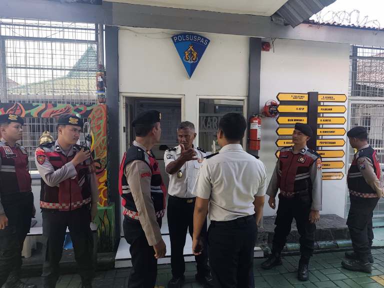 Polres Jember Pertebal Pengamanan Lapas Kelas IIA