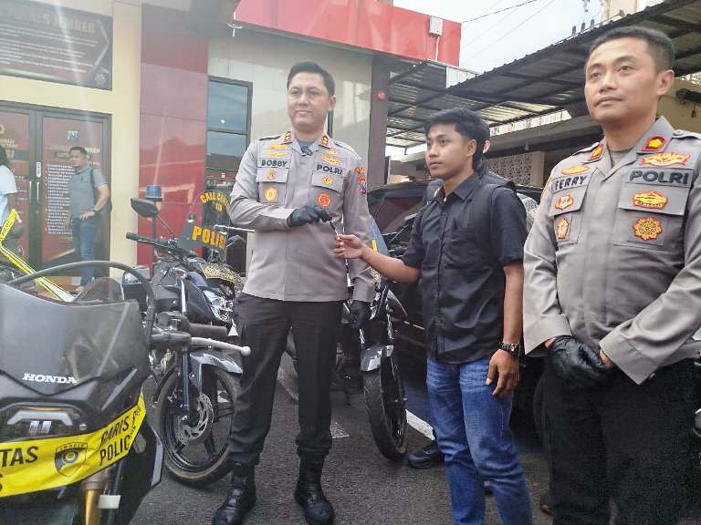 Polres Jember Bongkar Sindikat Curanmor Kampus, Sita 20 Motor dan Serahkan 4 ke Pemilik