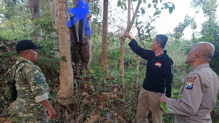 Sempat Hilang Sehari, Kakek di Situbondo Ditemukan Tewas Tergantung di Pohon