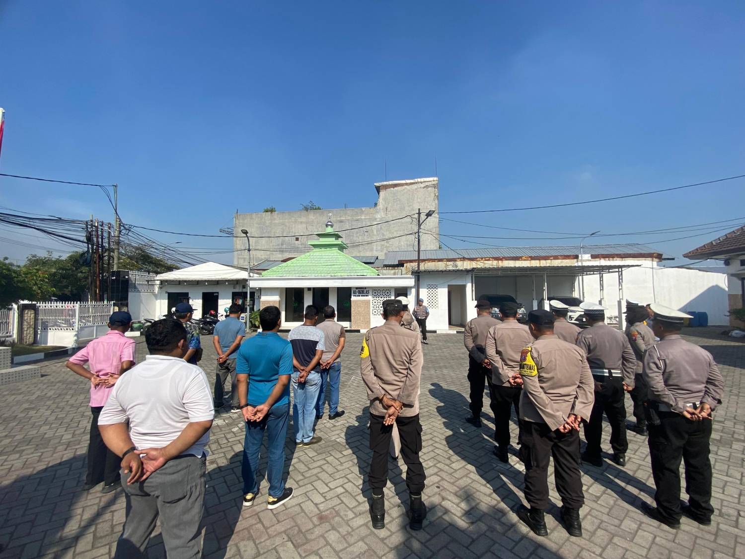 Pimpin Apel Pagi, Kapolsek Benowo Tekankan Fokus Kinerja dan Pelayanan Prima