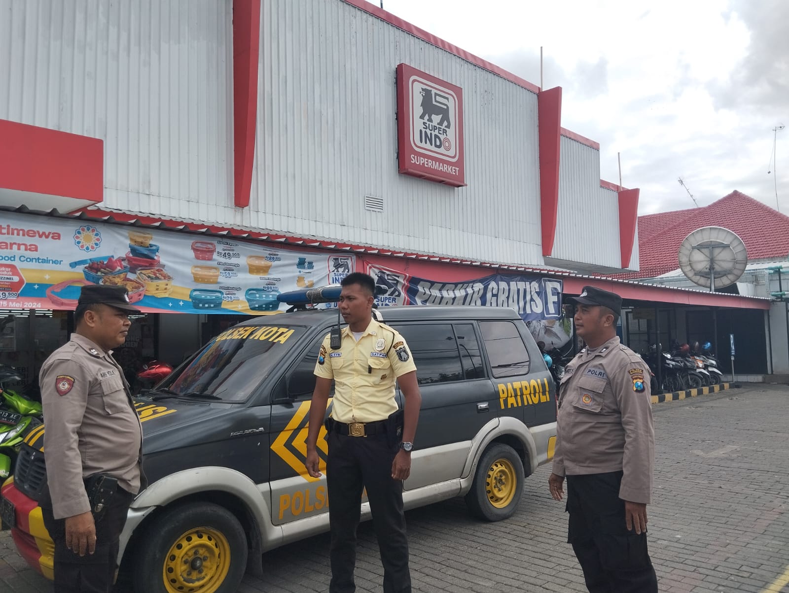 Polsek Bojonegoro Kota Patroli Beri Imbauan ke Petugas Keamanan Pertokoan