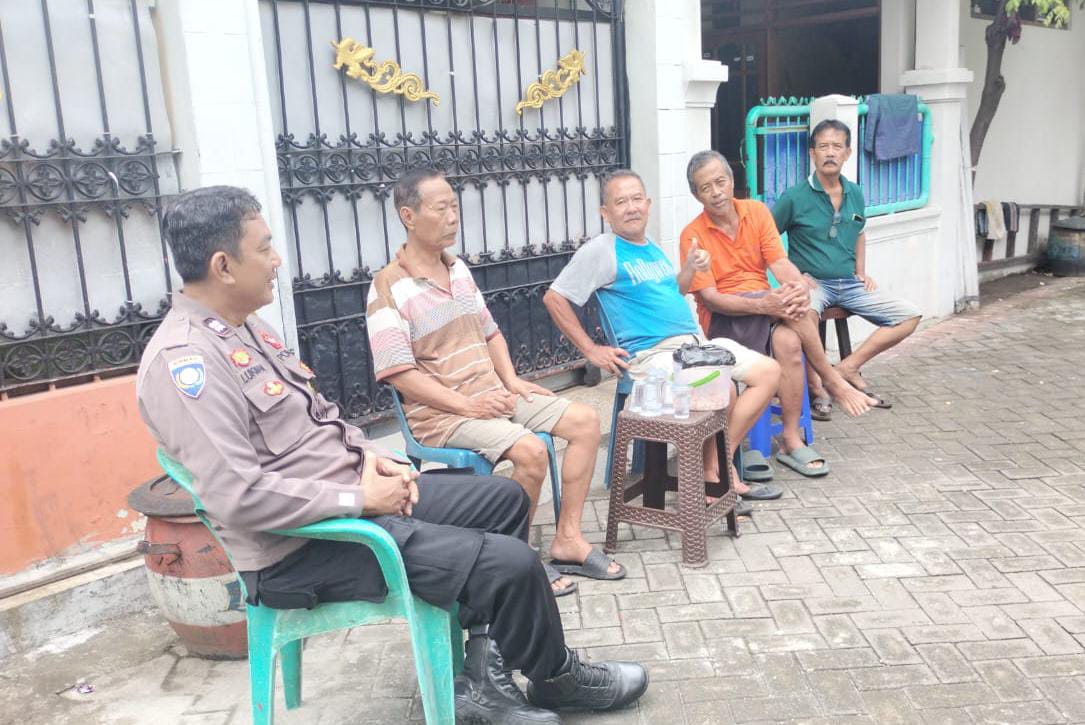 Bhabinkamtibmas Sambang Warga Bibis Tama, Sampaikan Pesan Kamtibmas