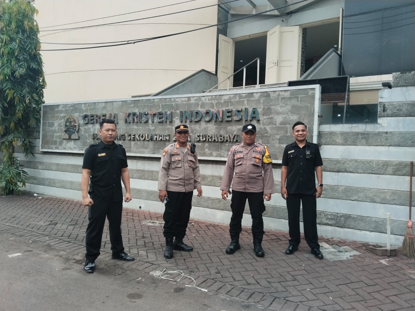 Jumat Agung di Surabaya Aman Terkendali, Polsek Bubutan Kawal Ibadah di Dua Gereja Besar