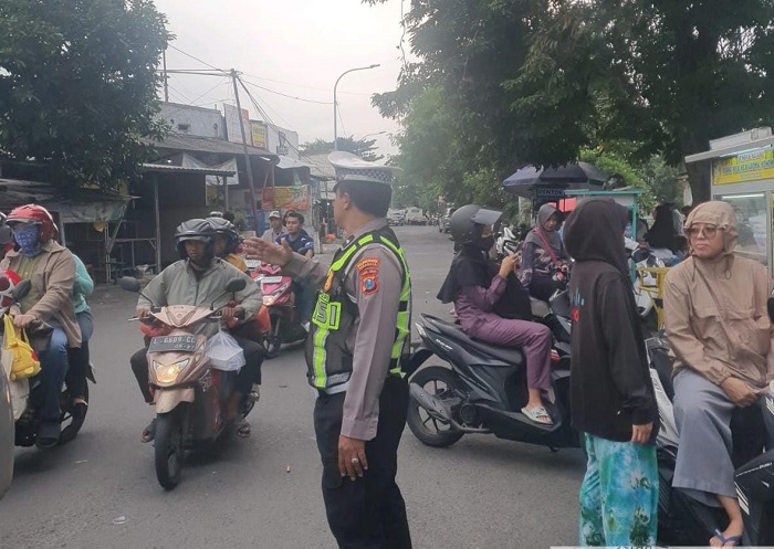 Patroli Ngabuburit Polsek Mulyorejo Pastikan Keamanan Masyarakat Surabaya