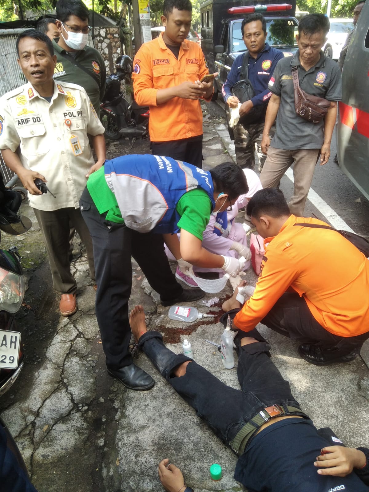 2 Motor Tabrakan di Jalan Ngagel, Dua Terluka