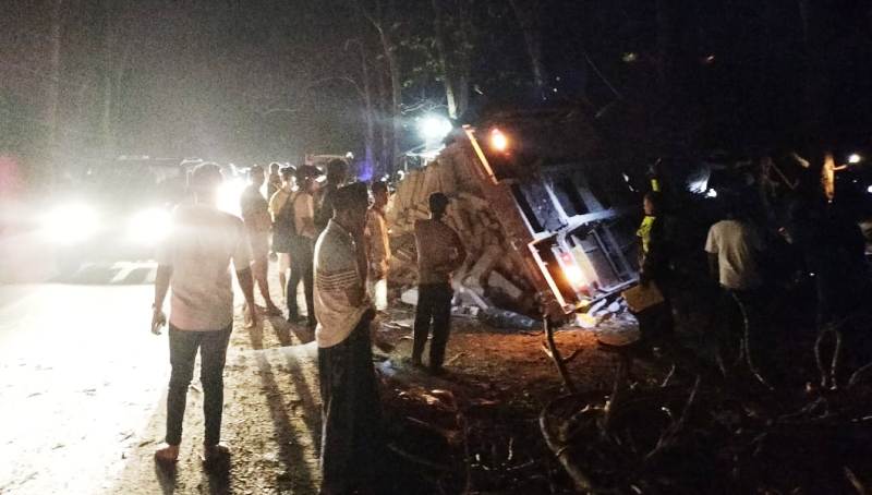 Laka Beruntun di Bangkalan, Bapak-Anak Asal Surabaya Tewas