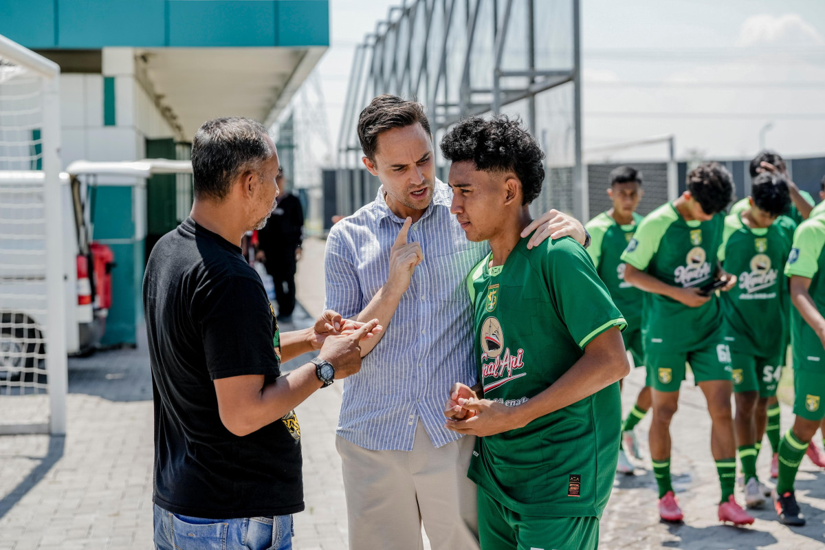 Hadir di Pertandingan EPA Persebaya U-20, Paul Munster: Siap Beri Kesempatan Main ke Senior