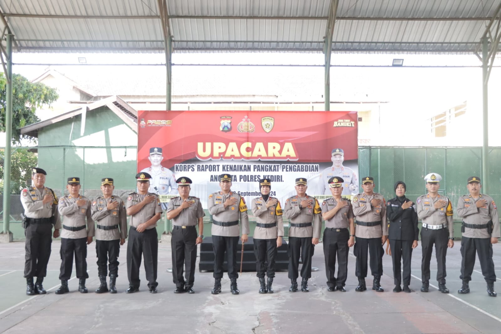 Kapolres Kediri Pimpin Upacara Korps Raport Kenaikan Pangkat Pengabdian