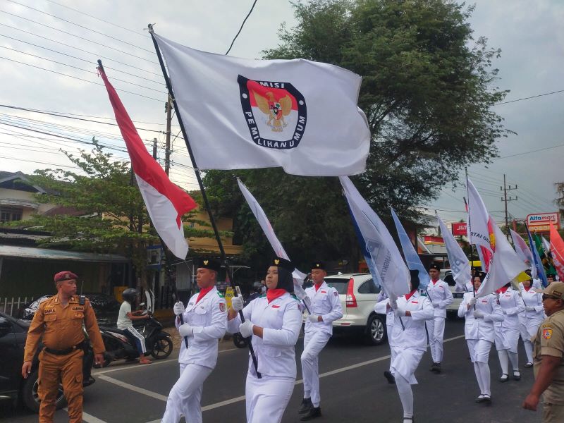 Kirap Bendera KPU Masuk Jember untuk Diteruskan ke Kabupaten Lumajang 