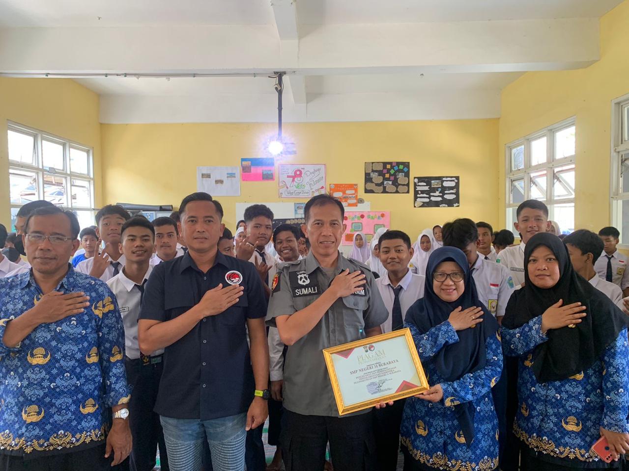 Cegah Narkoba di Kalangan Pelajar, Satresnarkoba Polres Pelabuhan Tanjung Perak Rajin Penyuluhan di Sekolah