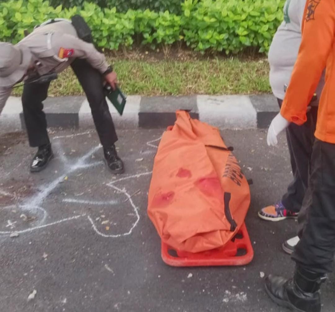 Tabrak Trotoar, Pemotor asal Banyuurip Tewas 