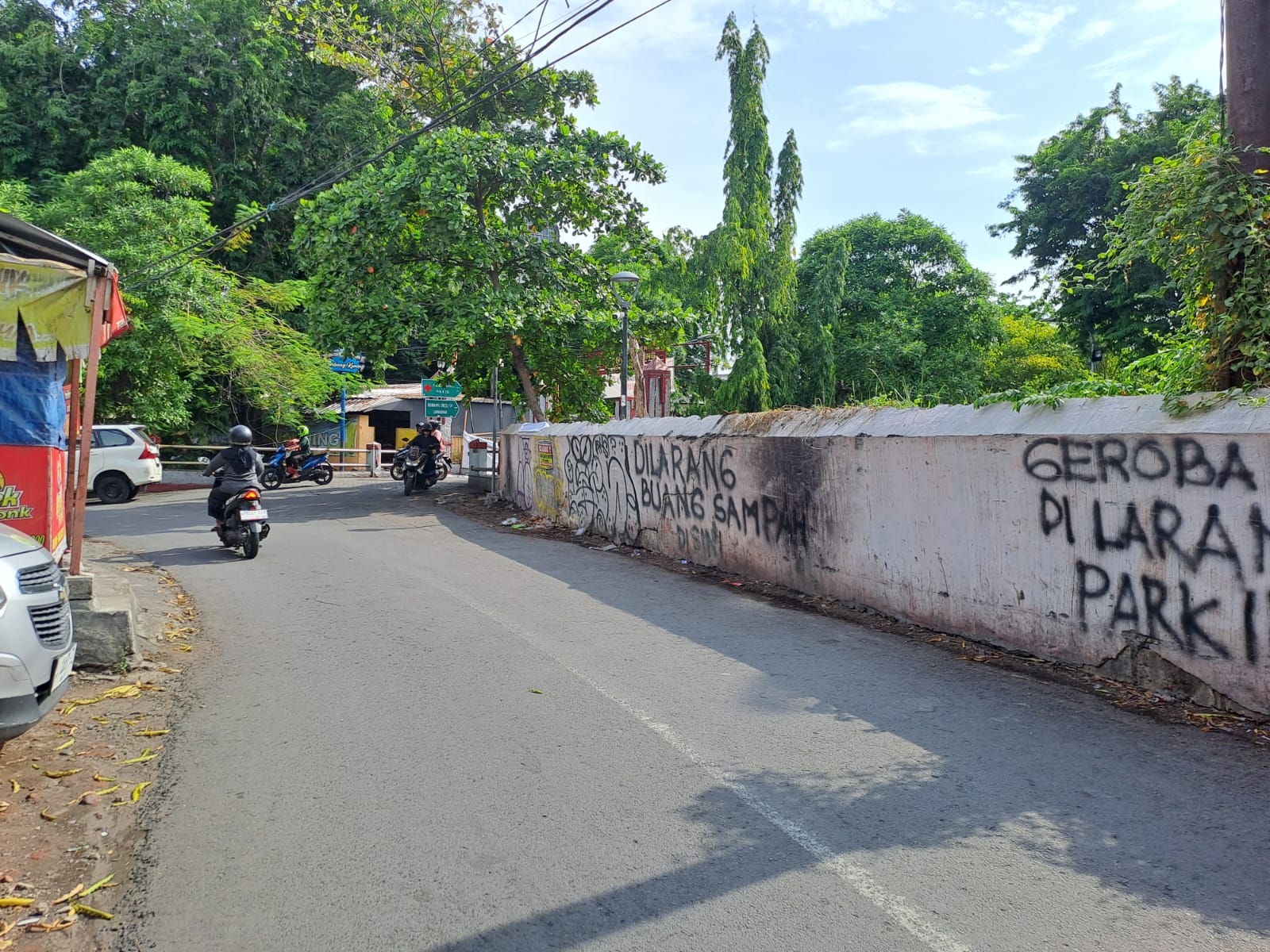 Jalan Kembang Kuning Dibuangi Sampah Orang Tak Dikenal, Warga Siapkan Sanksi Yustisi