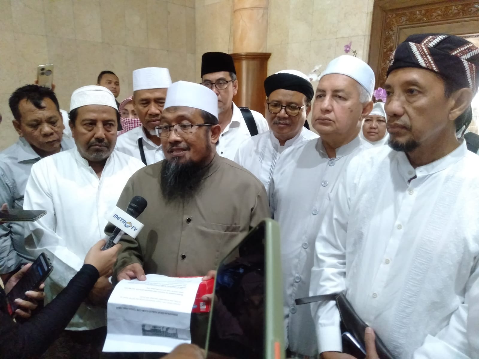 Ulama dan Habib Datangi DPRD Jatim Tuntut Pemilu Diulang