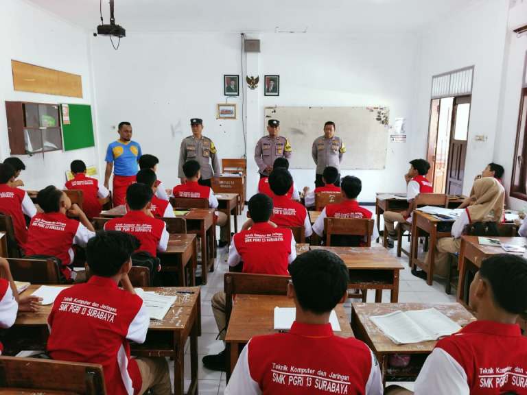 Pelajar SMK di Surabaya Diimbau Fokus Belajar dan Prestasi Belum Waktunya Turun ke Jalan