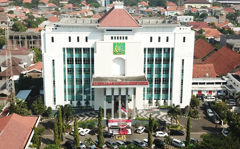 Kejati Jatim Limpahkan Tahap II Tersangka Korupsi Dinas PU Surabaya: Tak Laporkan KPK, Dijerat TPPU 