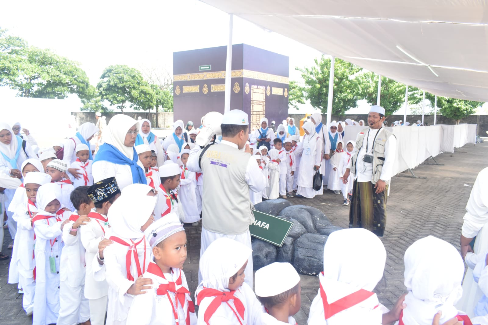 Ribuan Anak di Lamongan Manasik Haji