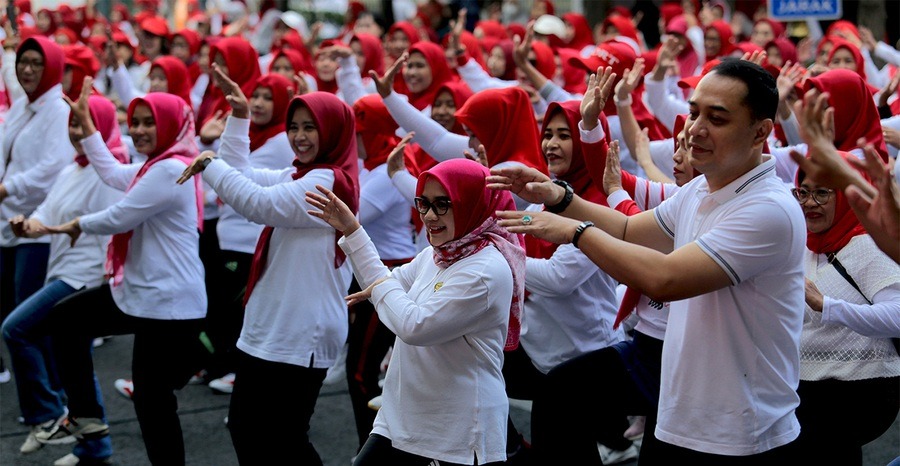 15 Ribu Kupon Undian Ludes, Ribuan Warga Surabaya Siap Senam Sehat Bersama Eri-Armuji