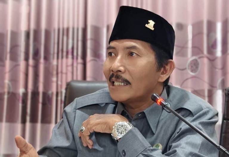 Anggota DPRD Dapil 1 Desak Pemkab Sumenep Perbaiki Jalan Rusak