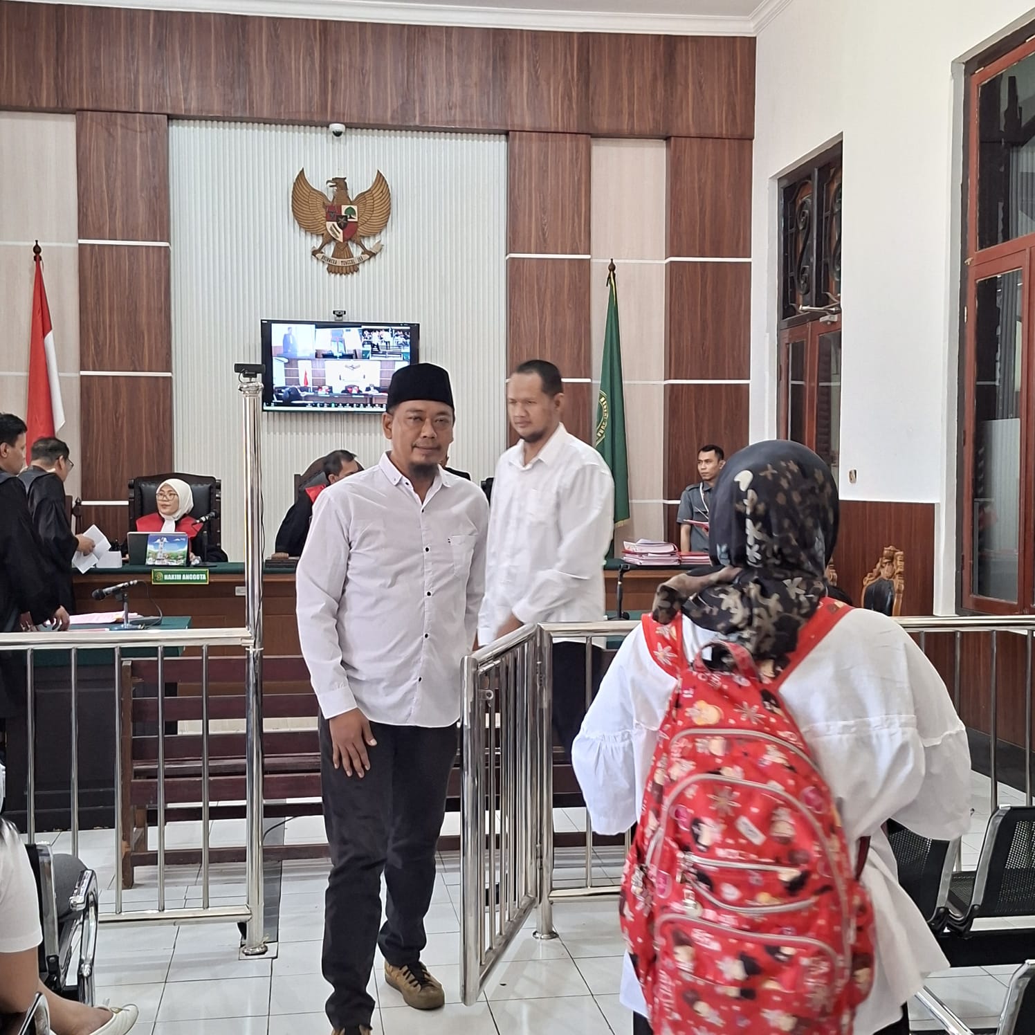 Terlibat Penggalian dan Pencurian Kabel Telkom Senilai Rp107 Juta, Basuki dan Choirul Amin Diadili 