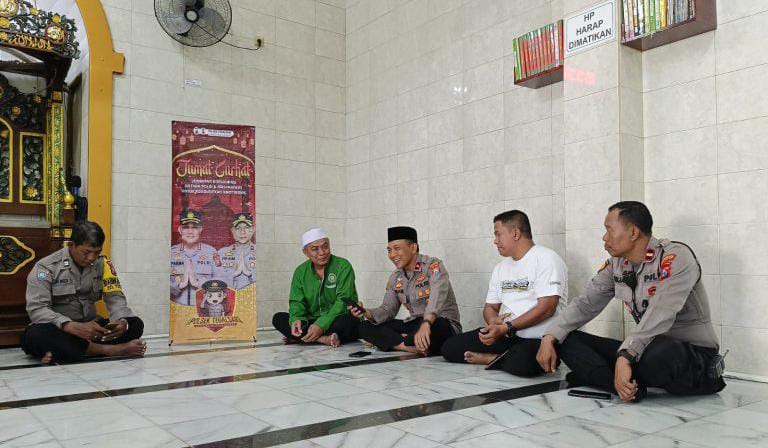 Polsek Tegalsari Jum'at Curhat di Masjid Ash Shodiqin Bersama Warga