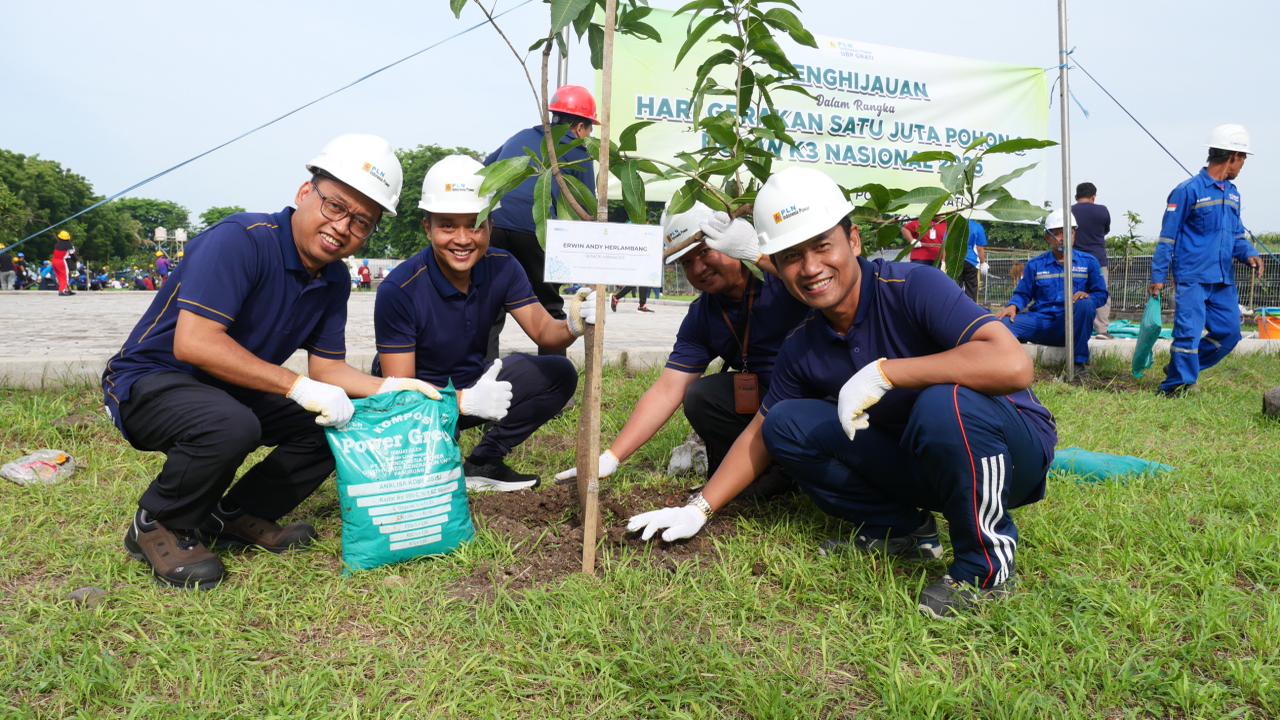 Hijaukan Pembangkit, PLN Indonesia Power UBP Grati Laksanakan Penanaman Pohon