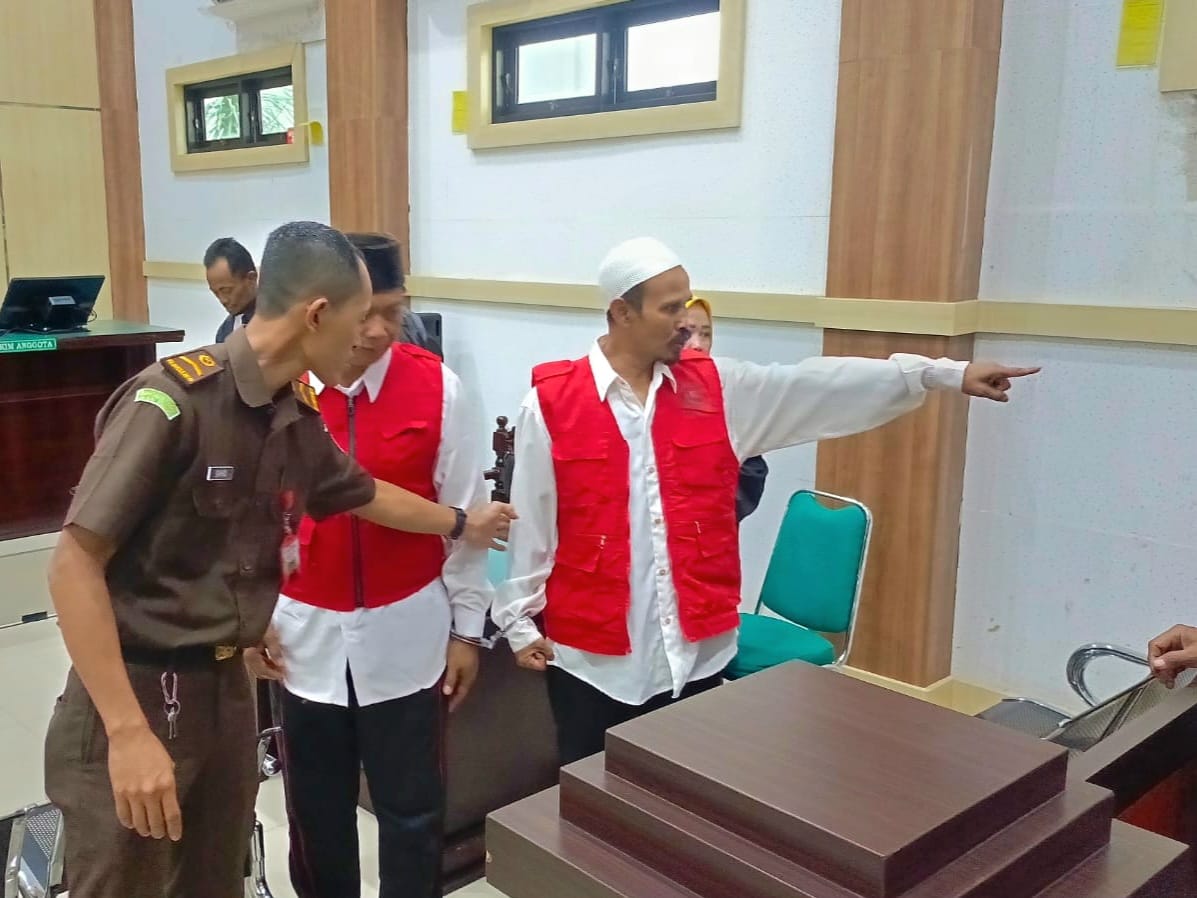Dua Pelaku Perusakan Makam Winongan Dituntut 7 Bulan Penjara