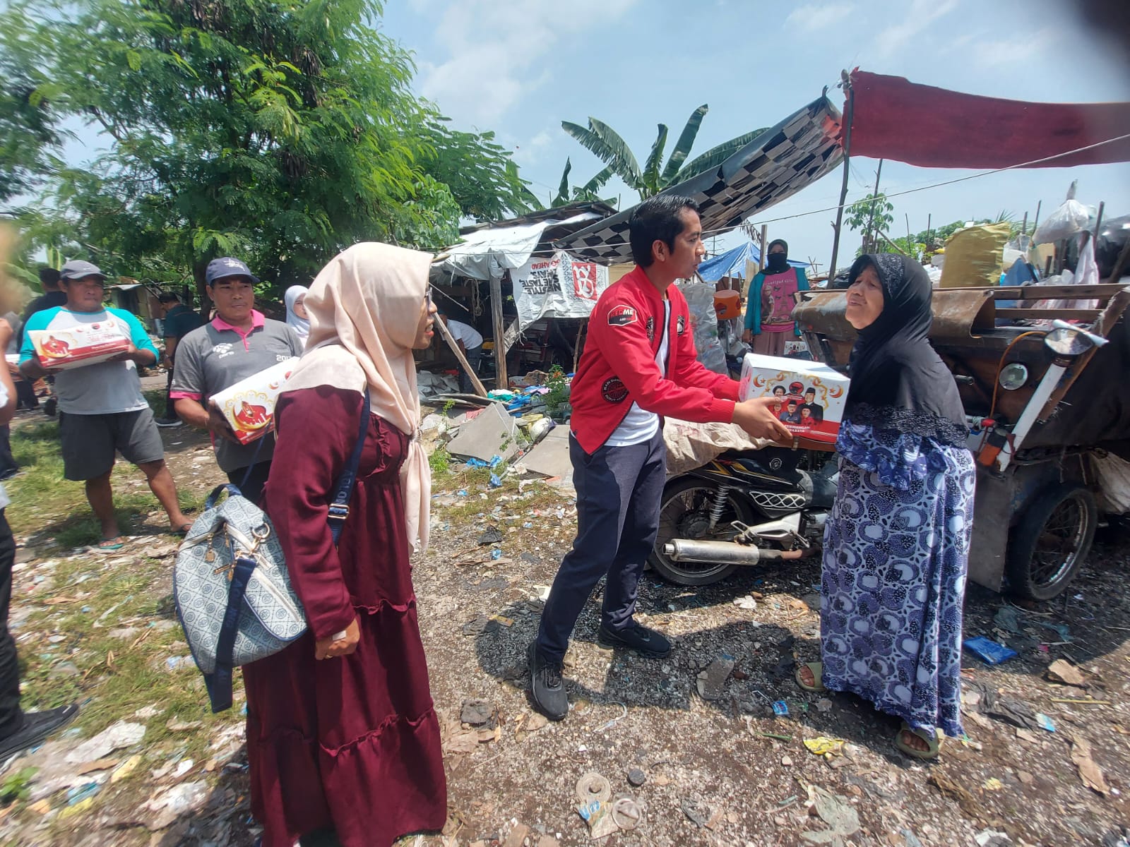 Terinspirasi Program Pemerintah, PDIP Surabaya Sebar 9.000 Paket MBG Sembako untuk Warga Prasejahtera