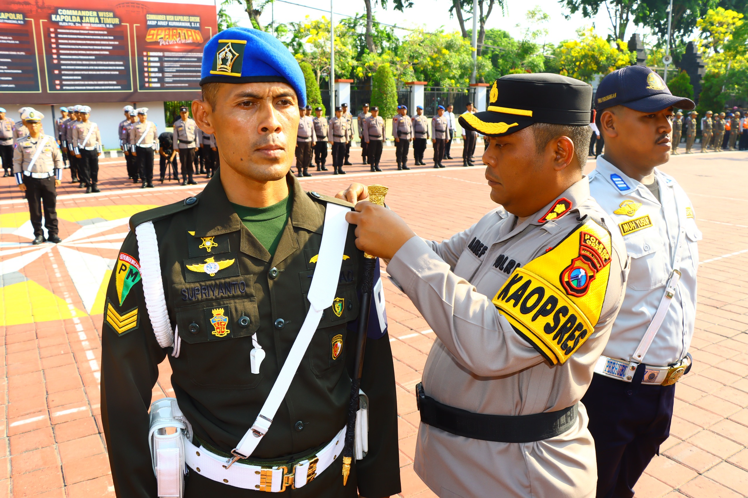 Kapolres Gresik Pimpin Apel Gelar Pasukan Operasi Zebra Semeru 2024