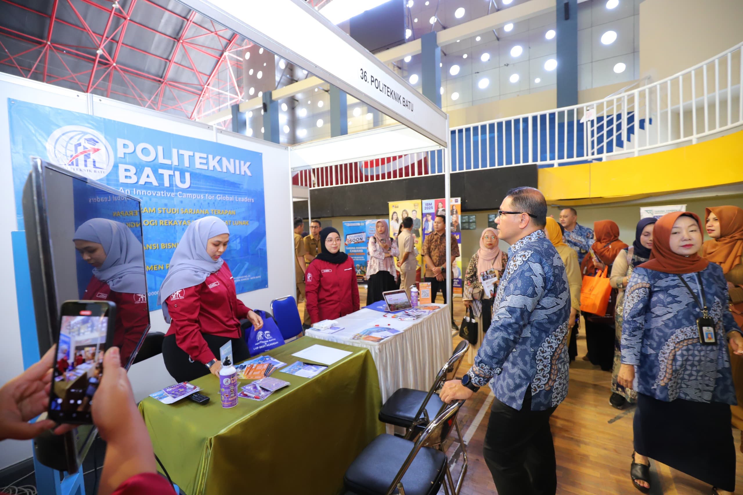 Pj Aries Apresiasi MGBK Kota Batu Gelar Edufair 2024 