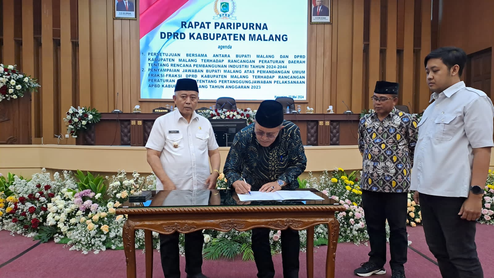 DPRD Kabupaten Malang Setujui Raperda Pembangunan Industri & Dengarkan Penyampaian Jawaban Bupati