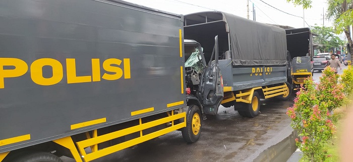 Kecelakaan 4 Truk Sabhara Polda Jatim di Gunungsari, Kasatlantas: Masih Kami Dalami