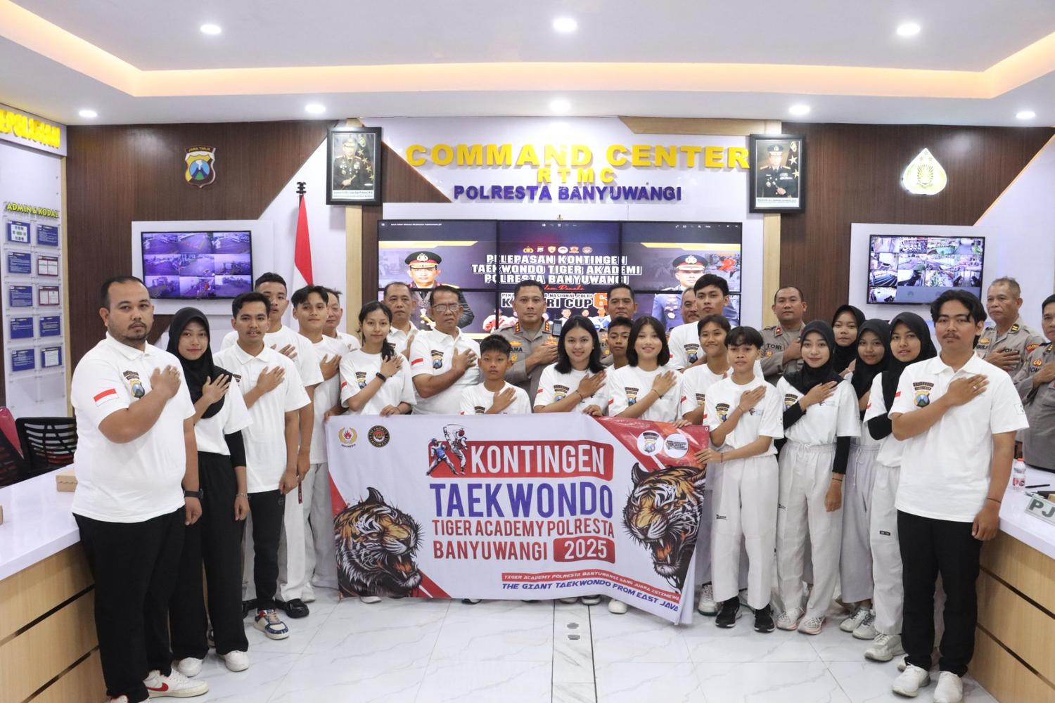 Kapolresta Banyuwangi Lepas Kontingen Taekwondo Tiger Akademi ke Kapolri Cup 6