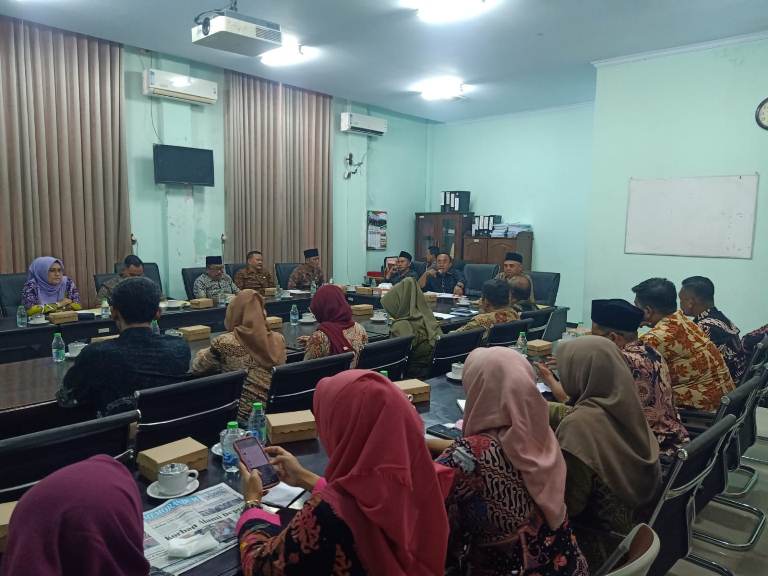 Perjuangkan Nasib Tenaga Honorer, Komisi A Hearing dengan Disdikbud serta BKP SDM