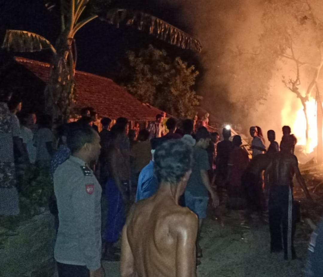 Tiga Kandang Sapi Warga Mantup Lamongan Ludes Terbakar