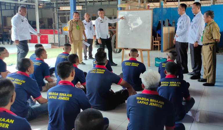 Lapas Jember dan SMKN 2 Gelar Pelatihan Konstruksi Baja Ringan untuk WBP