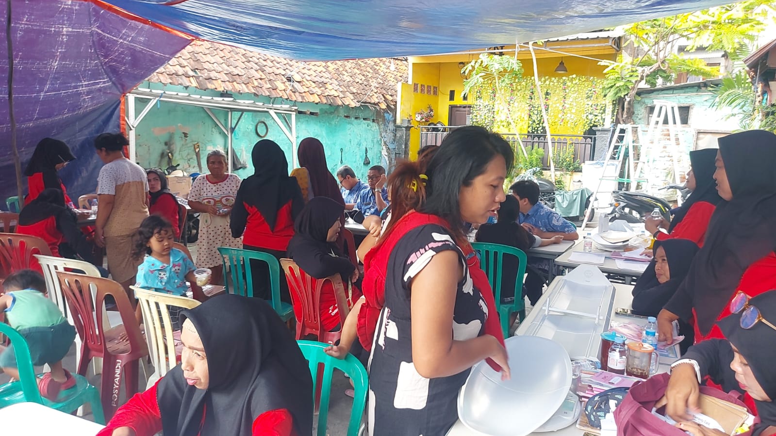 Warga Kejambon Berbondong-bondong Cek Kesehatan Gratis di Balai RW