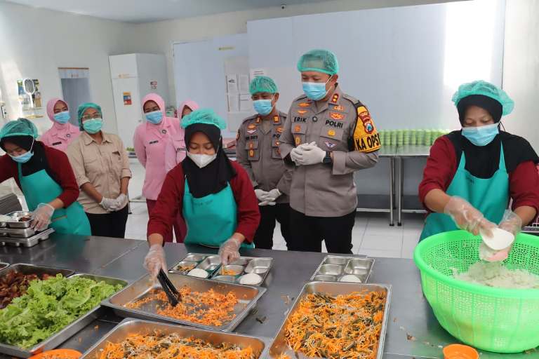 Kapolres Magetan Kontrol Langsung Operasional SPPG 2 Poncol