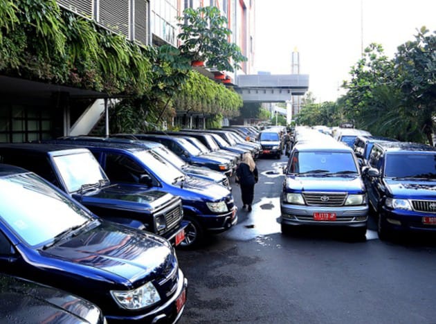 4.486 Kendaraan Operasional Dilelang, Dewan: Wali Kota Surabaya Sekarepe Dewe
