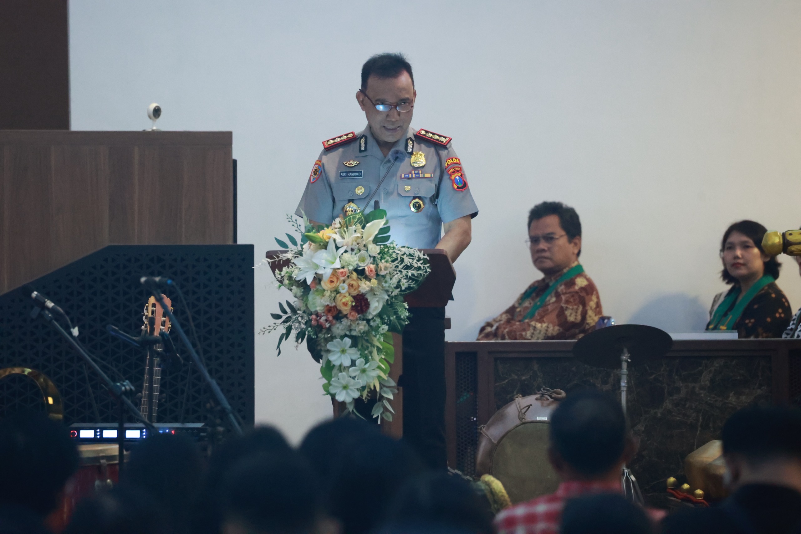 Wakapolda Jatim Gelar Kegiatan Kasih di GKJW Waru Sidoarjo, Ingatkan Bahaya Hoaks dan Perundungan