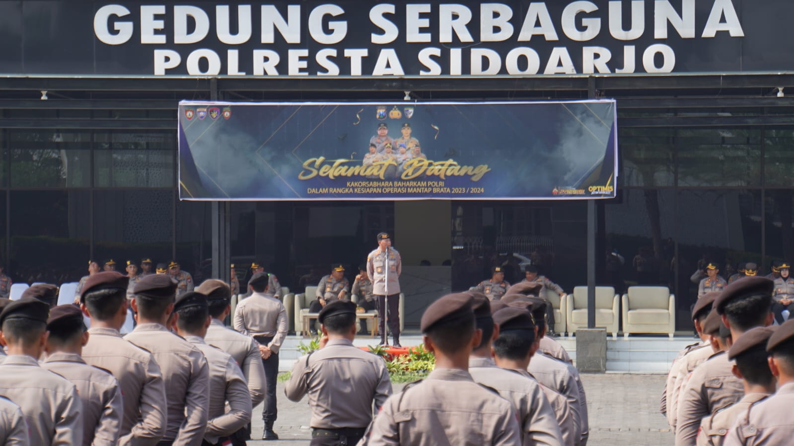 Kakor Sabhara Baharkam Cek Kesiapan Personel Operasi Mantap Brata di Mapolresta Sidoarjo