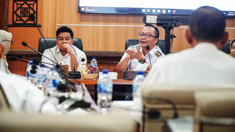Wabup Gresik Minta Camat Percepat Finalisasi Data Warga Miskin untuk Bansos 2026