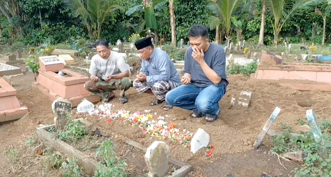 Rafi, Korban Runtuhnya Musala Ponpes Al Khoziny Dimakamkan di Kampung Halaman Ayahnya di Tanggul