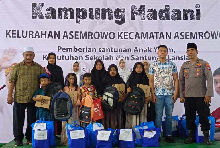 Wujudkan Sinergi di Kampung Madani Asemrowo, Haji Ali Direktur PT MTK Beri Santunan