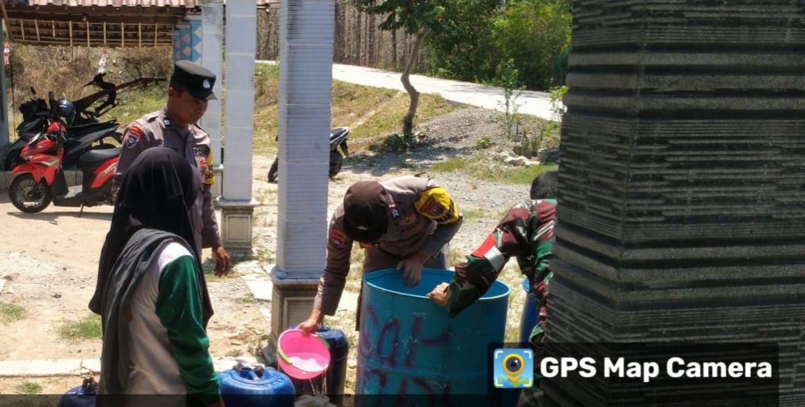 Musim Kemarau, Polsek Margomulyo Gandeng BPBD Bantu Air Bersih Warga Meduri