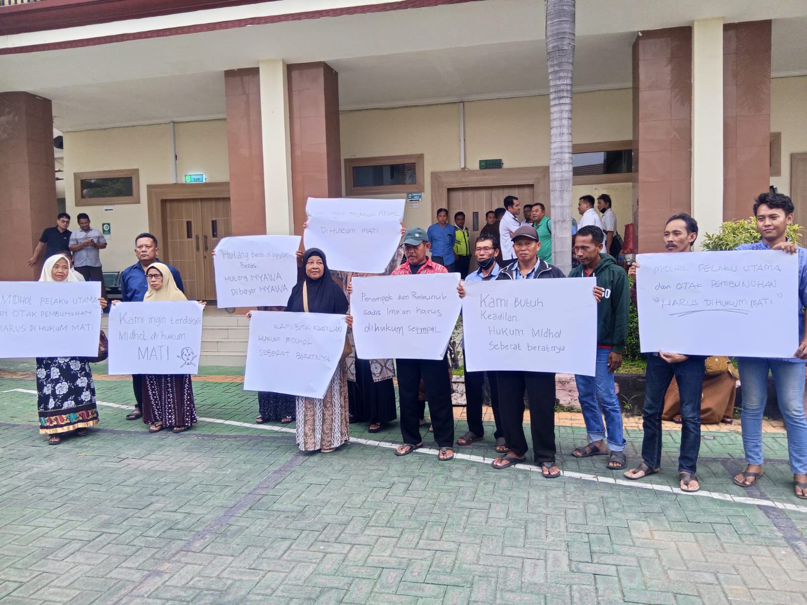 Midhol Pembunuh Agen Bank Imaan Dituntut Hukuman Ringan, Keluarga Korban dan Warga Khawatir