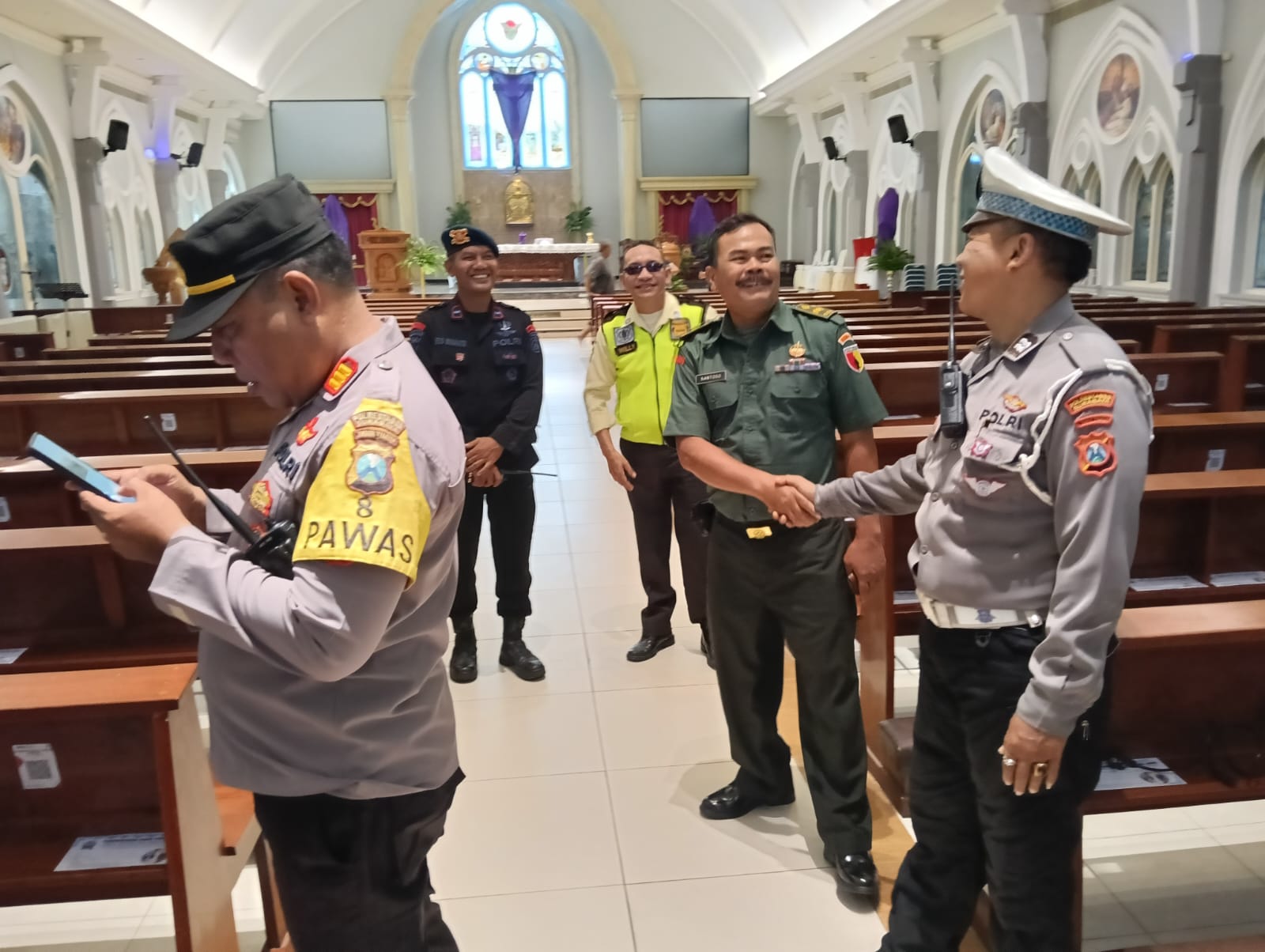 Sterilisasi Gereja, Polsek Sawahan Pastikan Keamanan Jelang Paskah