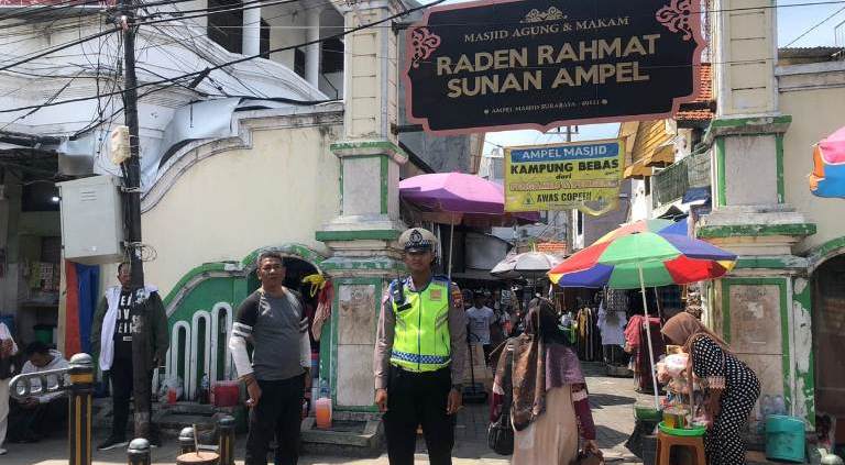 Polsek Semampir Intensifkan Patroli, Jamin Keamanan Wisata Religi Sunan Ampel