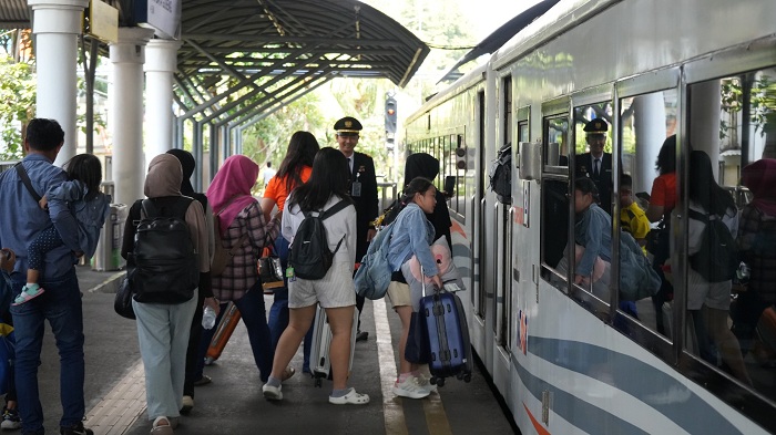 Berlaku Cuma Sehari, KAI Daop 8 Tebar Diskon 17 Persen Spesial HUT RI ke-81