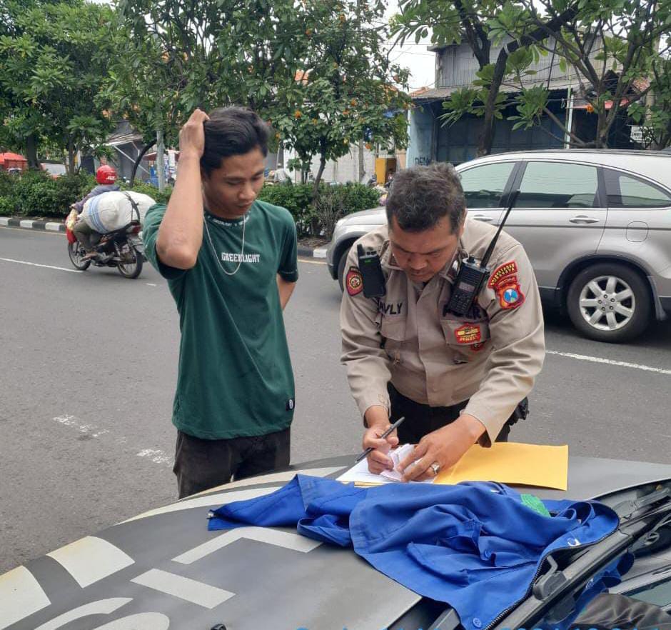 Polsek Bubutan Tindak Tipiring Jukir Liar