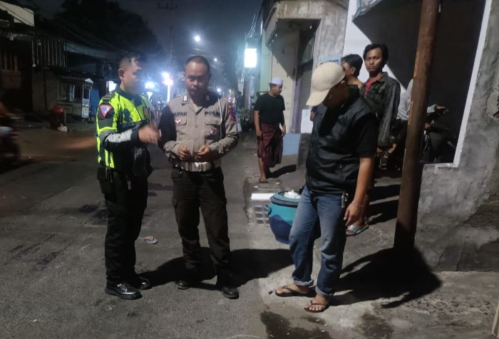 Satlantas Polres Pelabuhan Tanjung Perak Surabaya Tangani Laka  3 remaja di Dukuh Bulak Banteng